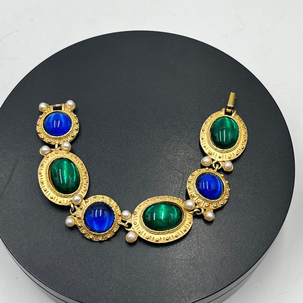 Vintage Blue Green Gemstone color cabochon Byzantine
costume Pearl Bracelet 7"